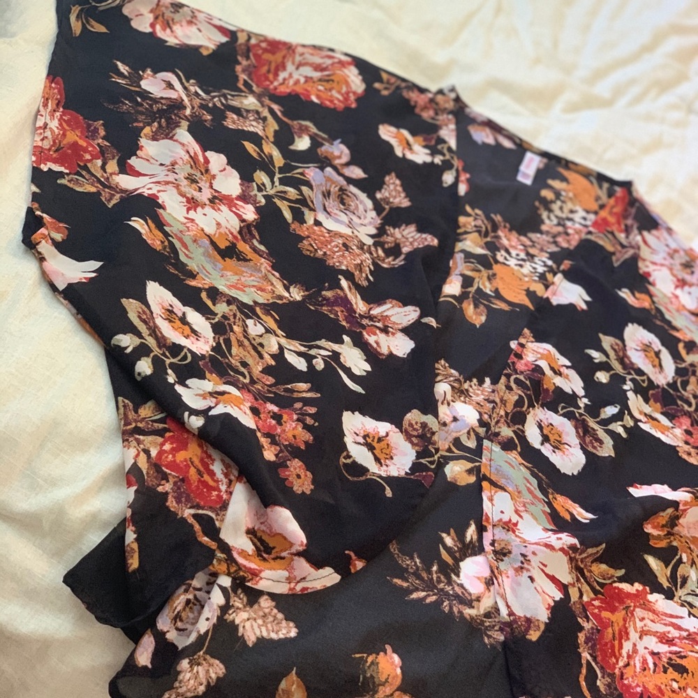 Floral kimono like pullover